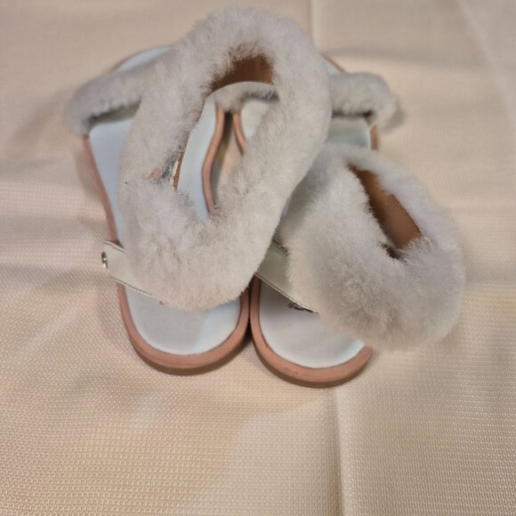 UGG nwot sandals - Picture 5 of 9